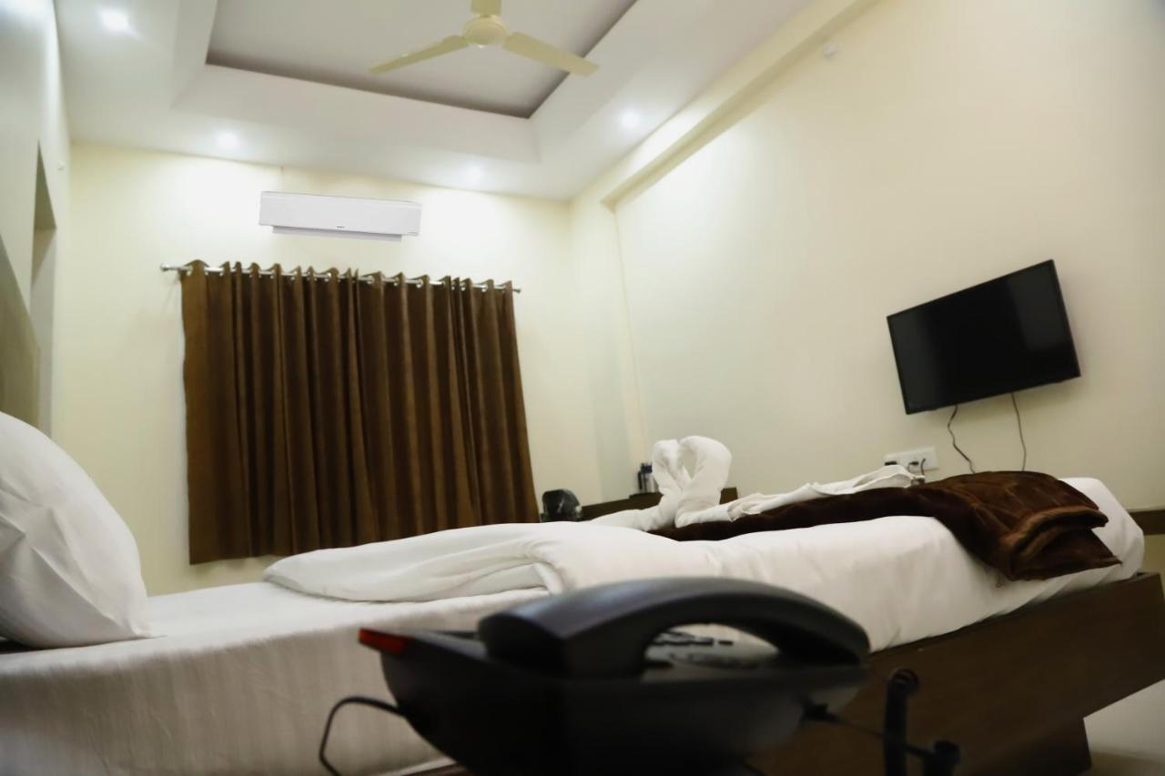 Kanha Hotel And Resort Chittorgarh エクステリア 写真