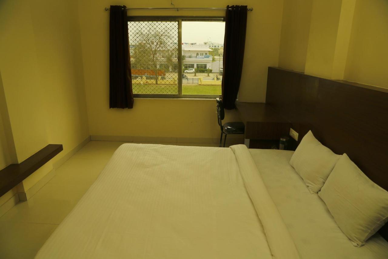Kanha Hotel And Resort Chittorgarh エクステリア 写真